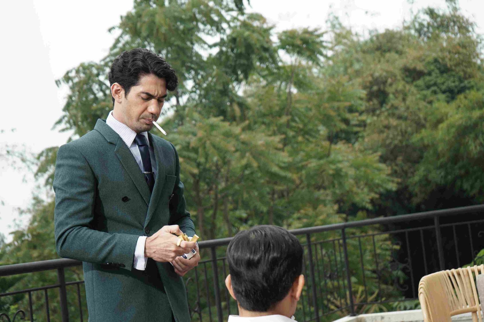 Reza Rahadian dalam film Keadilan (The Verdict)